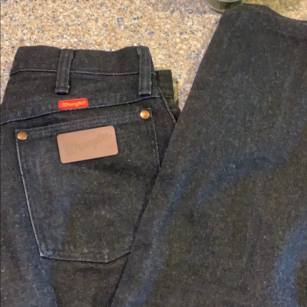 Cool black wrangler jeans
